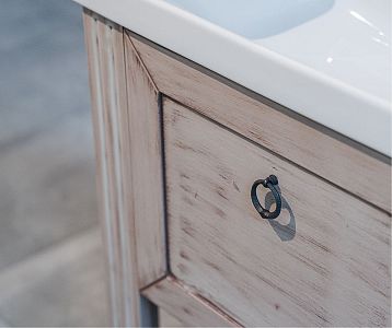 Detail čela zásuvky umývadlovej skrinky ANTIK