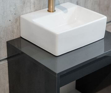 Detail povrchu umývadlovej skrinky VISIT SZD 50 s umývadlom Gladi